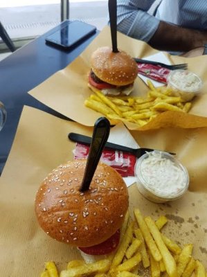عکس کیوسک برگر - باغ فردوس